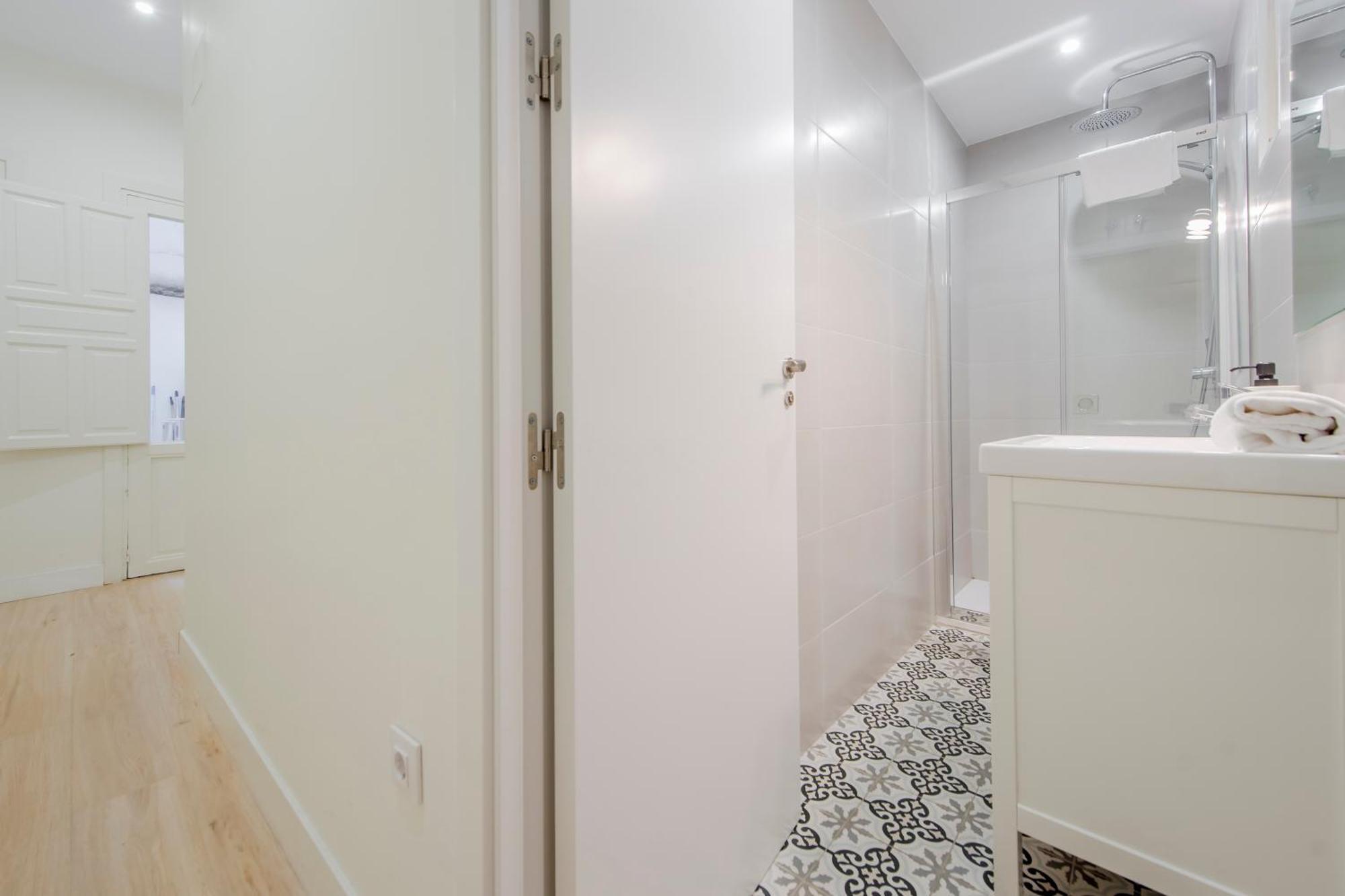 マドリードNuevo Apt Para 7 Pax En Malasana - Gran Via E1アパートメント エクステリア 写真