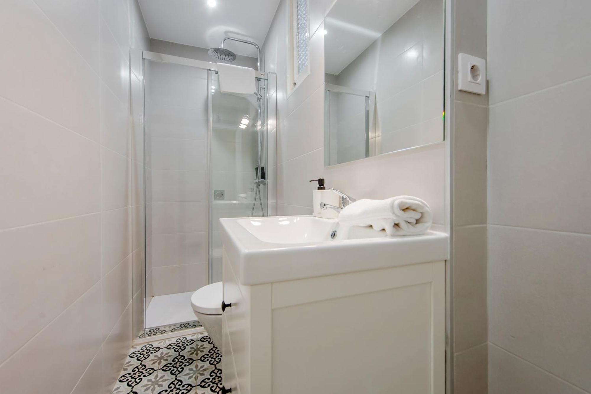 マドリードNuevo Apt Para 7 Pax En Malasana - Gran Via E1アパートメント エクステリア 写真